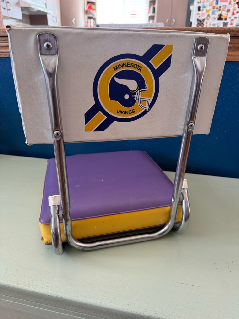 Vintage Minnesota Vikings NFL Foldable Stadium Seat Cushion Chair Football